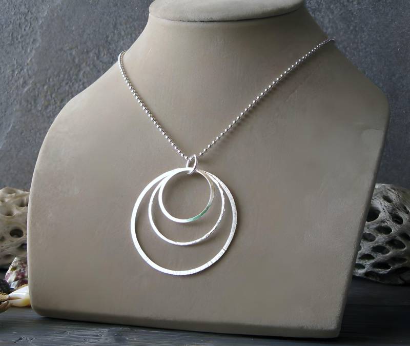 Handgemachte Halskette Aus Sterlingsilber Mit 3 Kreisen von PoseidonsBooty