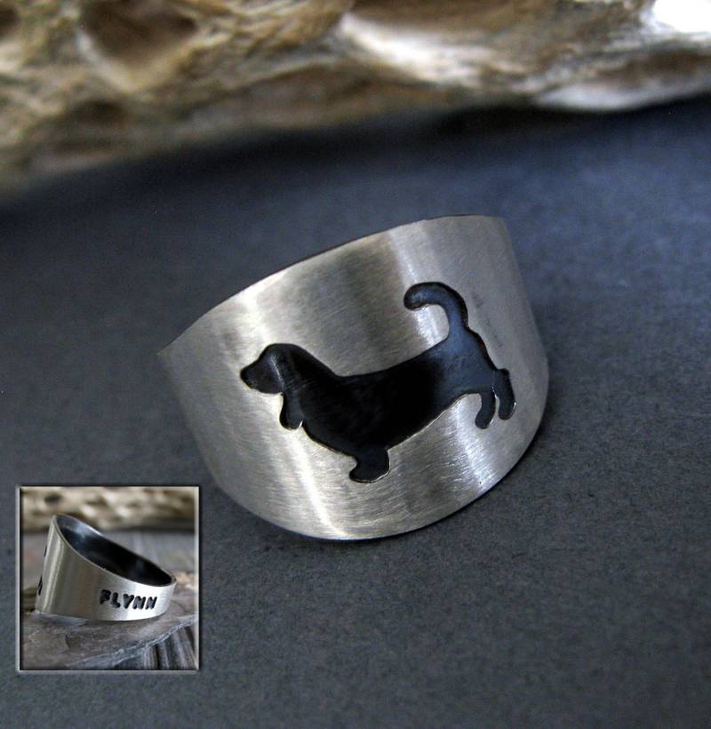 Hunderasse Silhouette Sterling Silber Ring Mit Personalisiertem Namen Und Rasse Option ~ Basset Hound von PoseidonsBooty