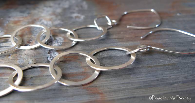 Lange Ineinander Verschlungene Ringohrringe Aus Sterlingsilber Lange Ineinander Verschlungene Ringohrringe Aus Sterlingsilber von PoseidonsBooty