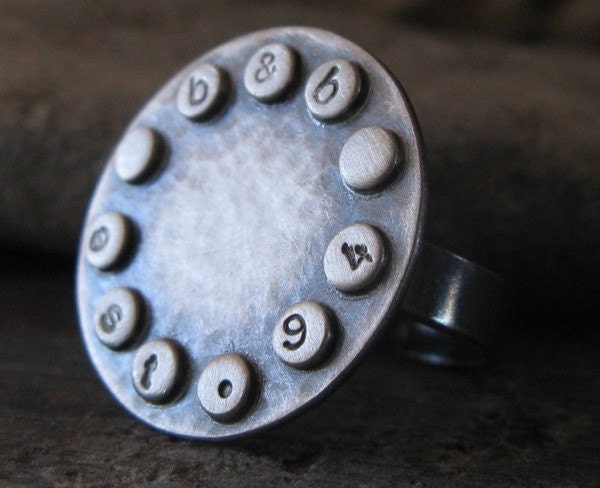 Personalisierte Anweisung Scheibe Ring. Sterling Silber Paare Benutzerdefinierte Initialen Und Est. Datum Oder Ihren Eigenen Benutzerdefinierten Text Personalisierte Anweisung Scheibe Ring. Sterling Silber Paare Benutzerdefinierte Initialen Und Est. Datum Oder Ihren Eigenen Benutzerdefinierten Text von PoseidonsBooty