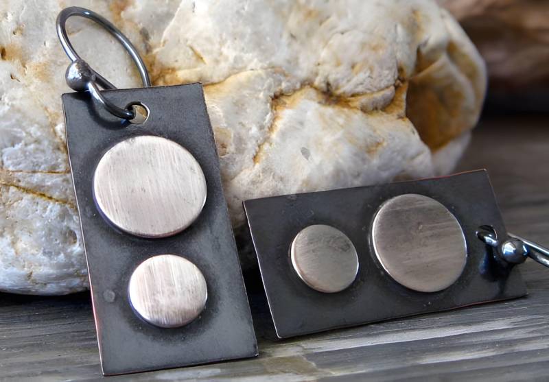 Rechteck Baumeln Gemischte Metallohrringe Handwerker Handgefertigt in Kupfer Und Sterlingsilber von PoseidonsBooty