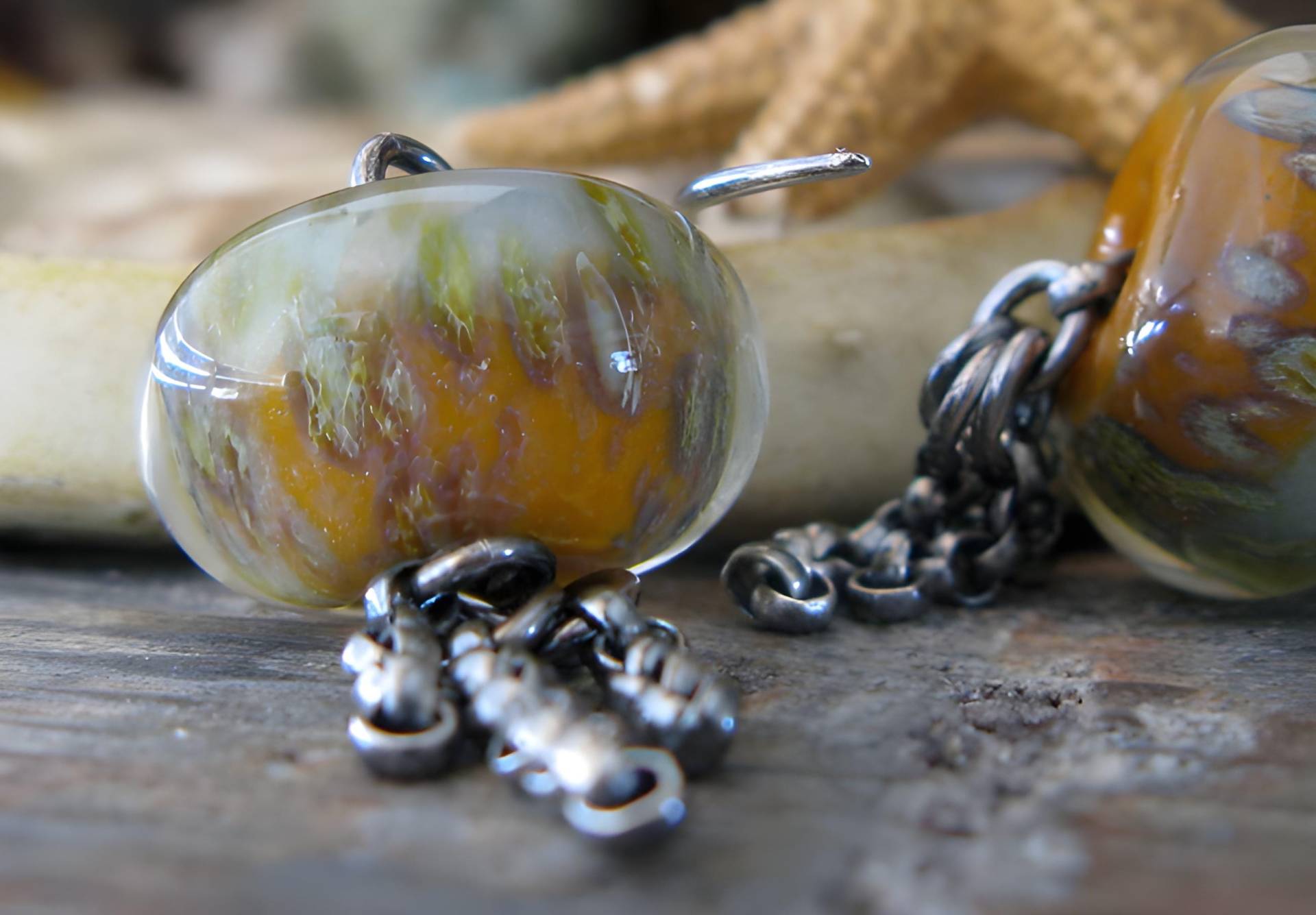 Rustikale Boro Perlen Ohrringe. Oxidiertes Sterlingsilber Und Glasschmuck. Sanfte Strandfarben. Verschieben Des Waschbeckens Rustikale Boro Perlen Ohrringe. Oxidiertes Sterlingsilber Und Glasschmuck. Sanfte Strandfarben. Verschieben Des Waschbeckens von PoseidonsBooty