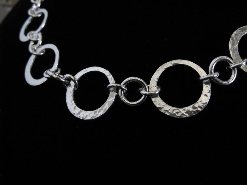 sterling Silber Gehämmert Ring Halskette - 30 Inch sterling Silber Gehämmert Ring Halskette - 30 Inch von PoseidonsBooty