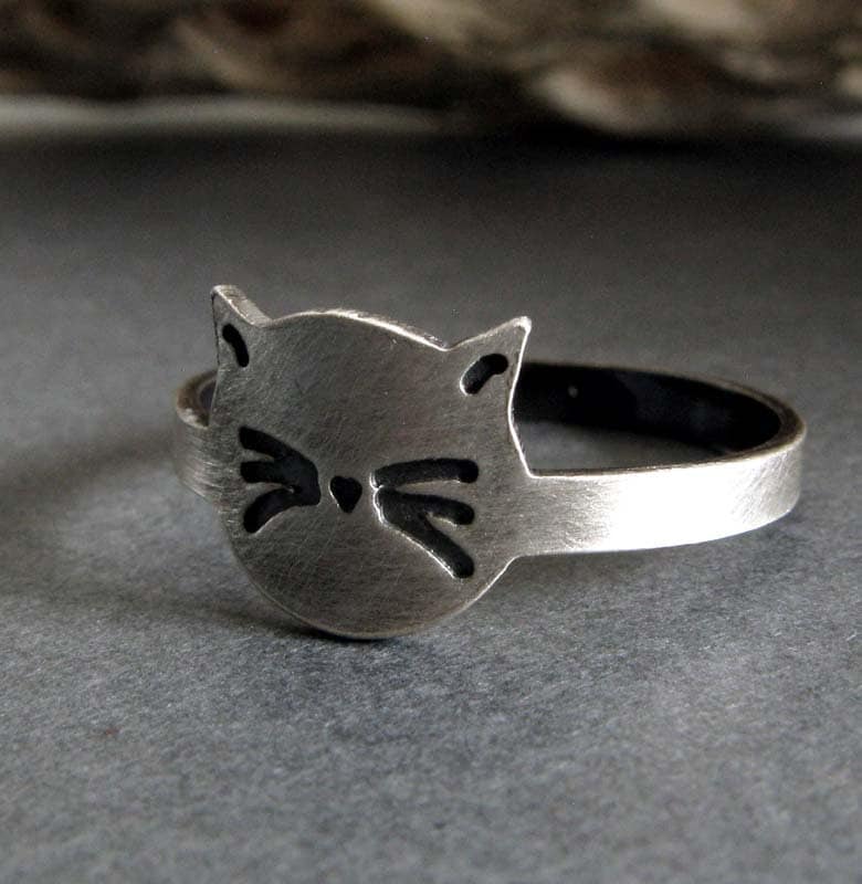 Zierlicher Sterling Silber Ring Mit Katzengesicht Zierlicher Sterling Silber Ring Mit Katzengesicht von PoseidonsBooty