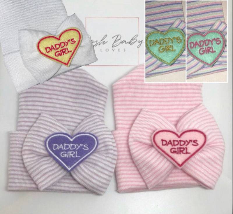 Unsere Beliebte Neugeborenenmütze Jetzt Mit Daddy's Girl-Verzierung. Neugeborenen Krankenhaus Mütze. Baby Neugeborene Mützen von PoshBabyLoves