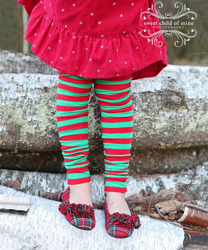 Rot Und Grün Gestreifte Mädchen Weihnachtsstulpen Rot Und Grün Gestreifte Mädchen Weihnachtsstulpen von PoshPipsqueak