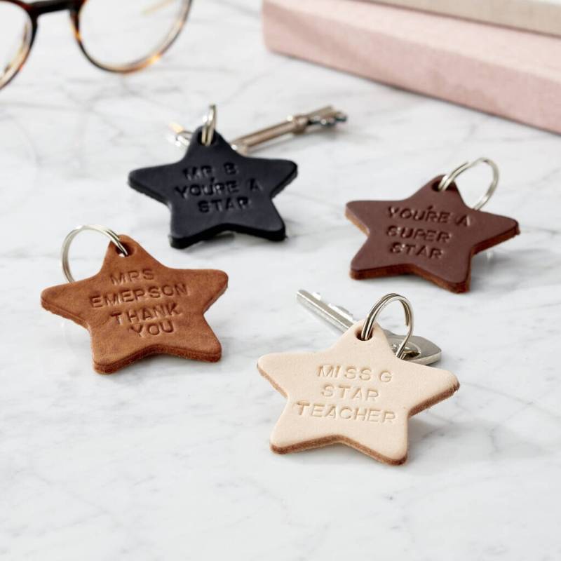Personalisierte Leder Stern Lehrer Schlüsselanhänger | Geburtstagsgeschenk Handarbeit Geschenk Für Frauen von PoshTottyDesigns