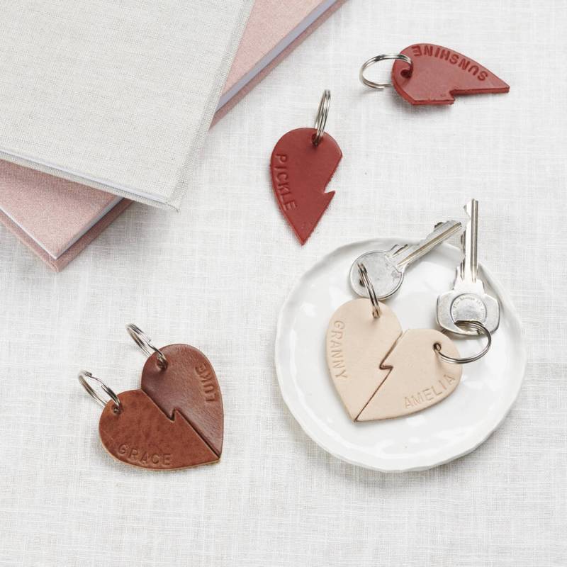 Personalisierte Leder Freundschaft Schlüsselanhänger Set Hand Gestempelt Fehlende Stück Geschenk von PoshTottyDesigns