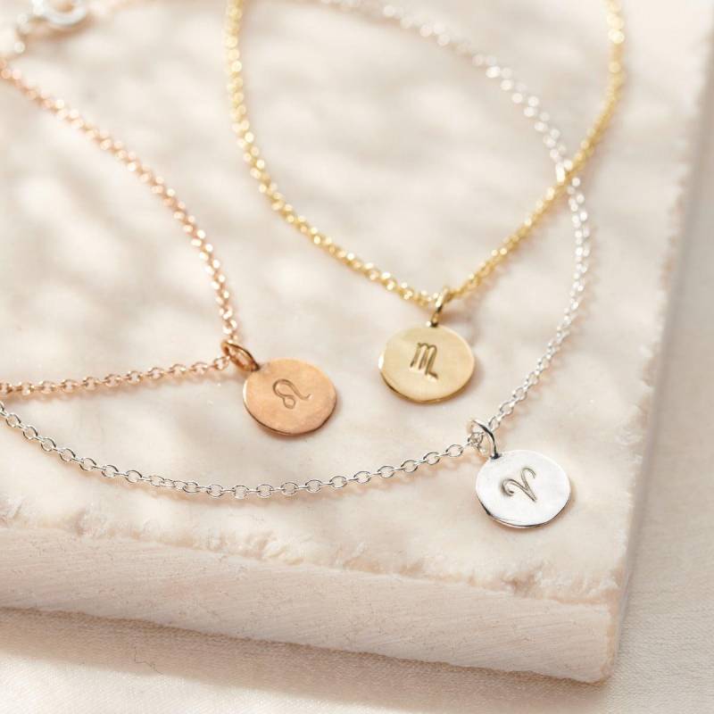 Sterling Silber Sternzeichen Disc Bettelarmband Personalisierter Schmuck von PoshTottyDesigns
