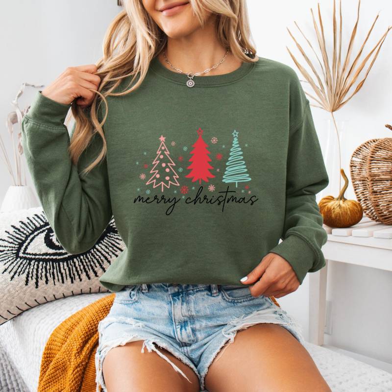 Sweatshirt Weihnachten Mama I Weihnachtspullover Weihnachtsbaum Geschenkideen Geschenk Merry Christmas von PositiveLiveDesigns