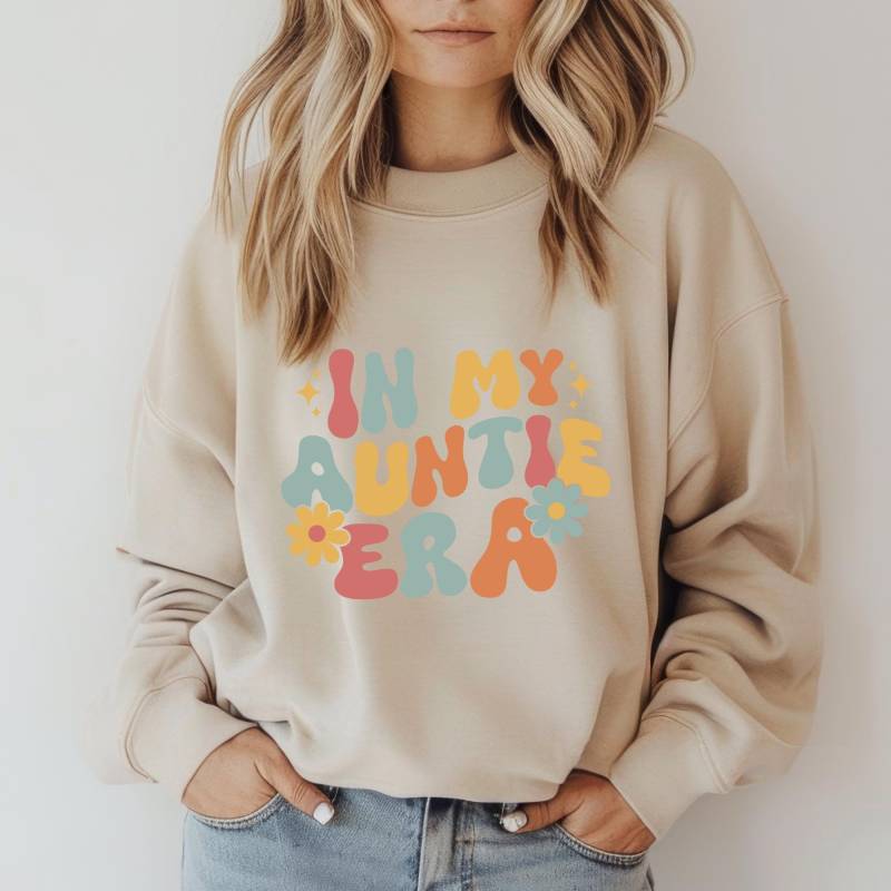 Tante Sweatshirt "In My Auntie Era" I Geschenkideen Geburtstag Geschenk Weihnachten Für Sie Muttertagsgeschenk von PositiveLiveDesigns
