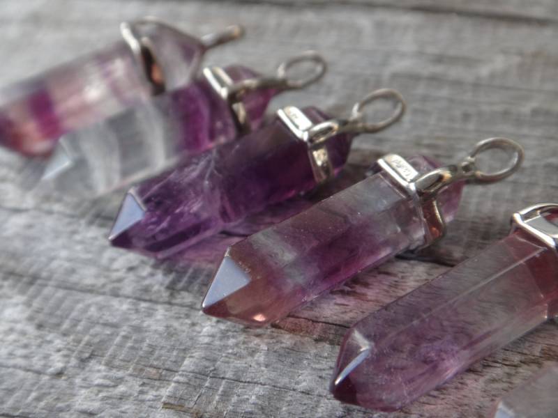 Kristall Halskette Lila Fluoritspitze Fluorit Anhänger. Chakra-steine, Heilung. Schicht Halskette. Gesundheit Und Energie. Edelstahl von PositiveMindSo