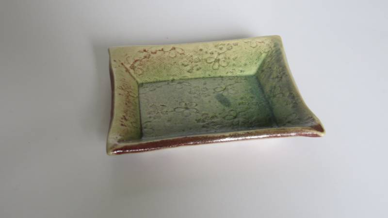 Handgemachte Keramik Ringschale Mit Floralen Detail von PositivePotteryGoods