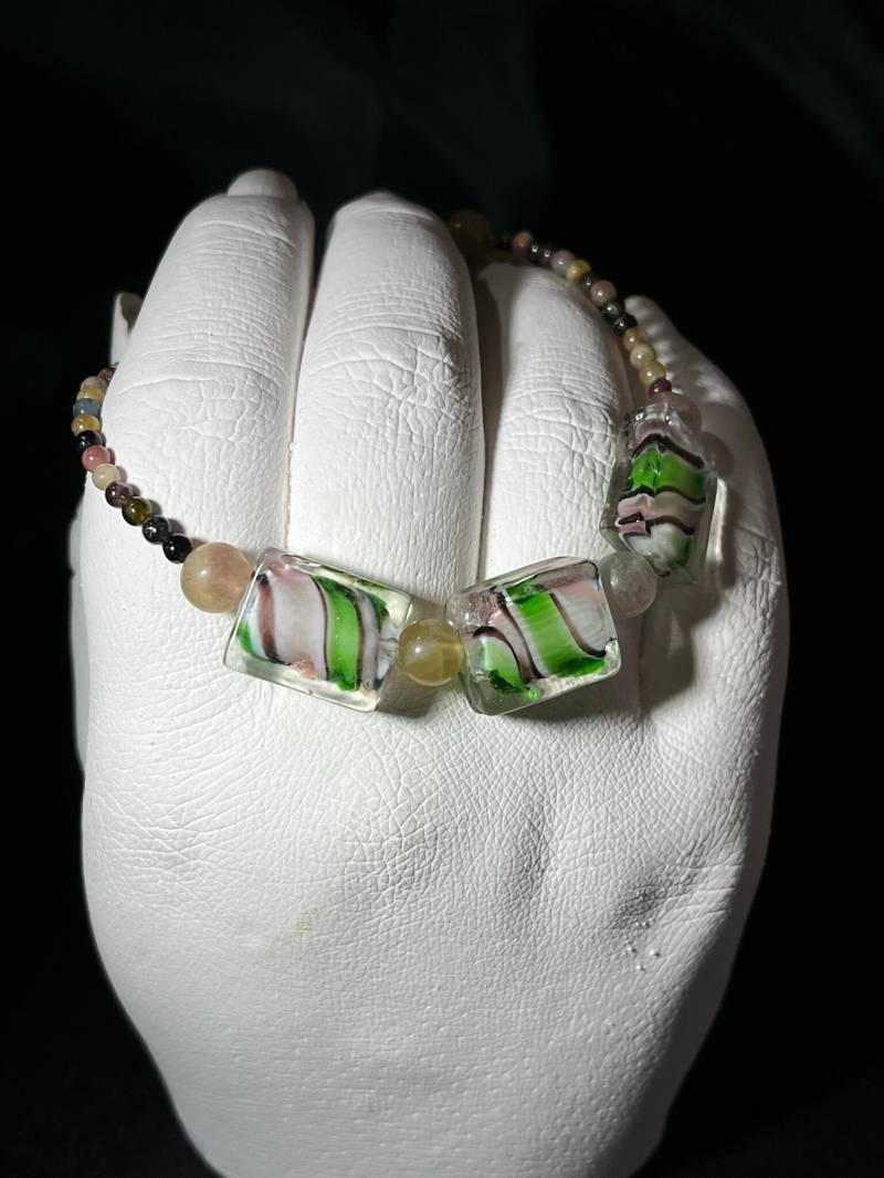 Glasperle Mit Turmalin Armband Glasperle Mit Turmalin Armband von PossibleWorlds