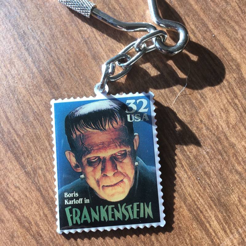 Universal Monsters Frankenstein - Usps Stamp Replik Schlüsselanhänger Boris Karloff von PostalBrass