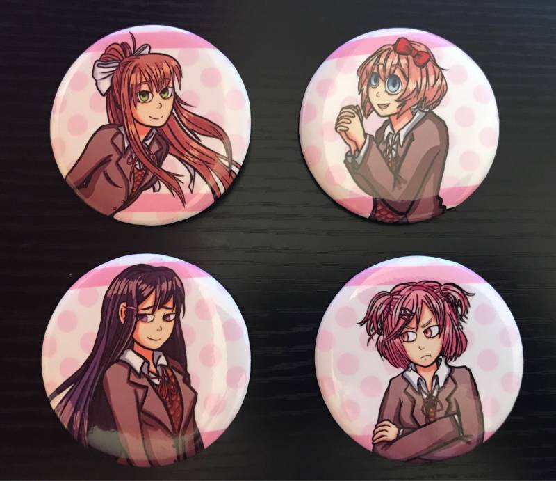 Doki Literature Club Mitglieder - Singular Button | One Button | Ddlc Doki Literature Club Mitglieder - Singular Button | One Button | Ddlc von PotatoArtsByXedra