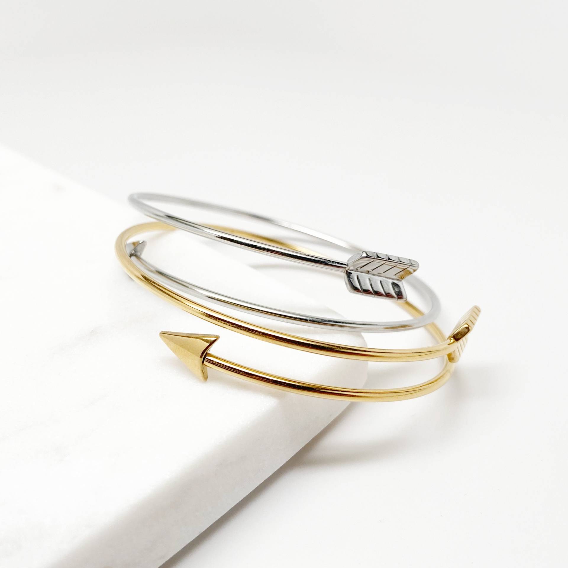 Pfeil Armreif Dünnes Gold Zartes Armband, Armband Für Frauen, Männer, Armreif, Minimalist Schmuck Geschenk von PotissiDesign