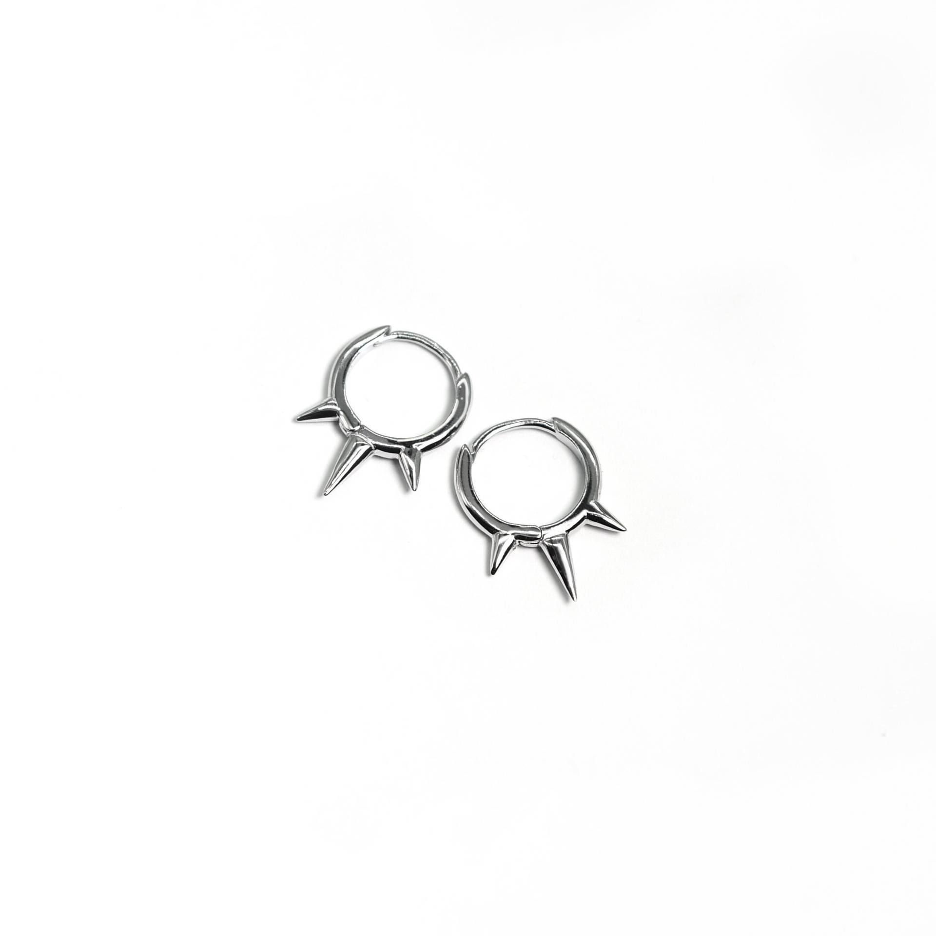Drei Spike Ohrringe Silber 925, 3 Creolen, Creolen Mit Stacheln, Huggie Ohrringe, Gothic Schmuck Geschenk Für Frauen von PourLaRebelle