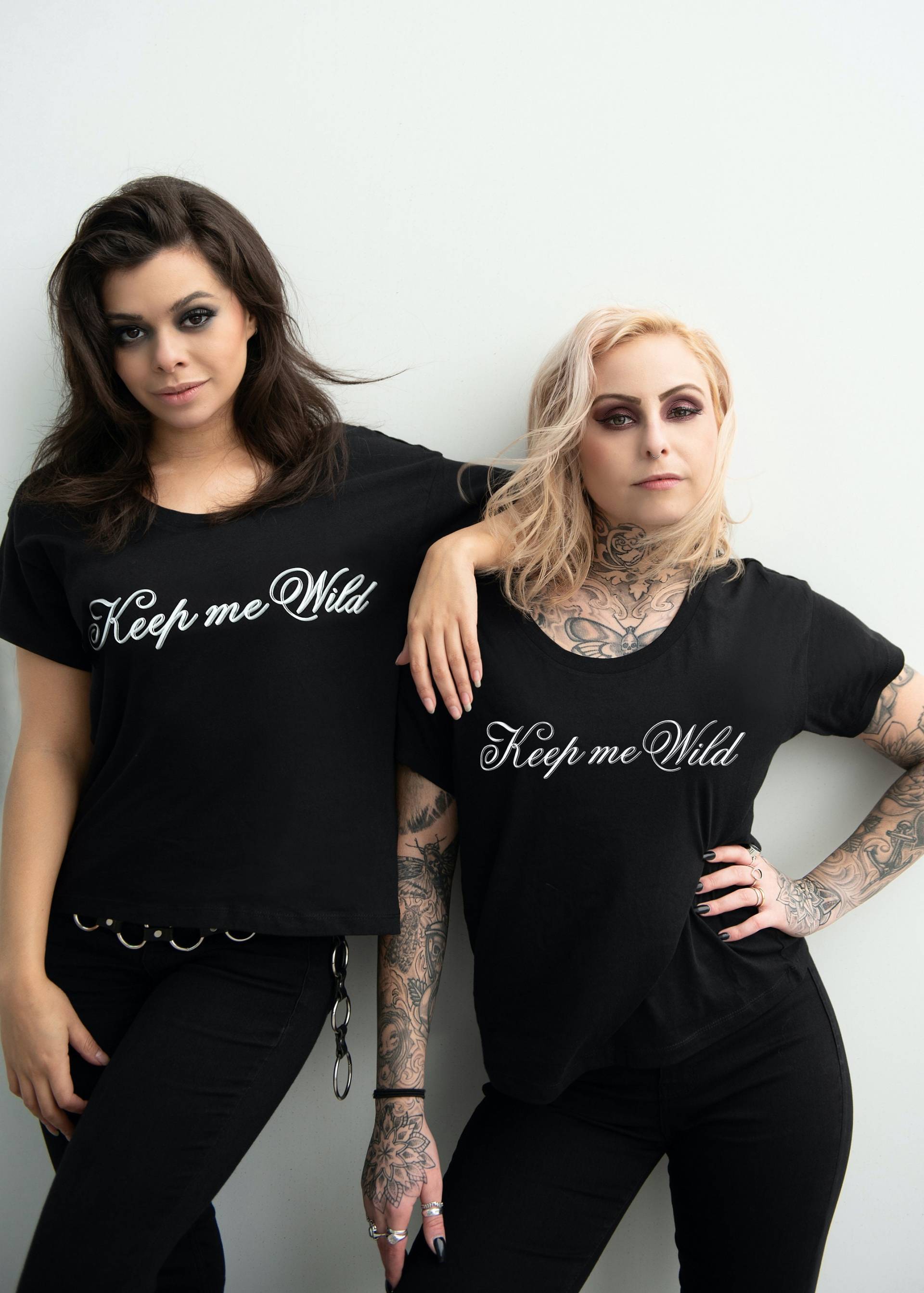 Tshirt Damen Schwarz Keep Me Wild | T Shirt Spruch Grafik T-Shirts Bff Shirts Gothic Vintage Retro von PourLaRebelle