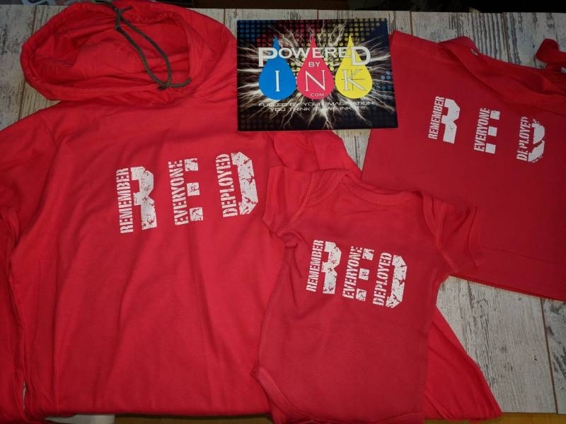 R.e.d. Erinnere Dich An Alle Im Einsatz Unsere Troops Unterstützen Red Shirt Freitag Damenherrenjugendliche Bis Sie Alle Nach Hause Kommen Soldaten von PoweredByInk