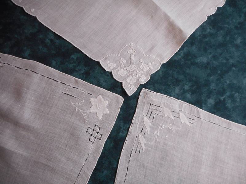 Schöne Vintage-Weiß Auf Weiß, Handgefertigten Stickereien Und Applikationen. Perfekt - Ideal Für Hochzeiten Oder Sammler. Separat Erhältlich von PrairieArtsandCrafts