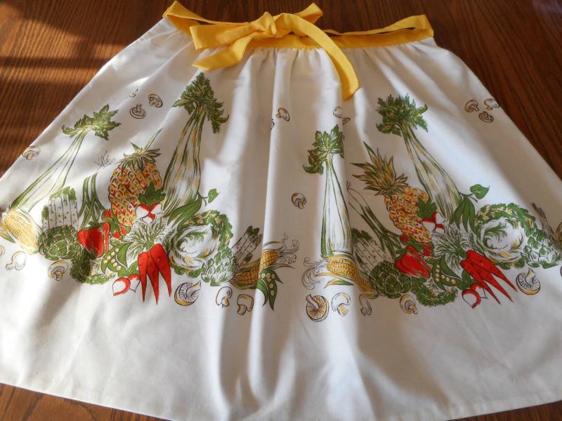 Vintage 1971 Garten Medley Schürze - Wie Neu von PrairieArtsandCrafts