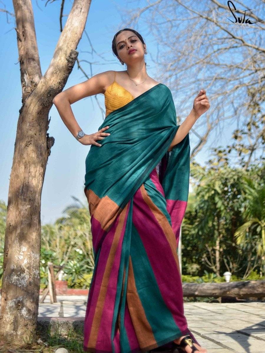 Schöner Karierter Khadi Handwebstuhl Saree Mit Passender Bluse Aus Weichem Sari Für Frauen von PramanickTextile