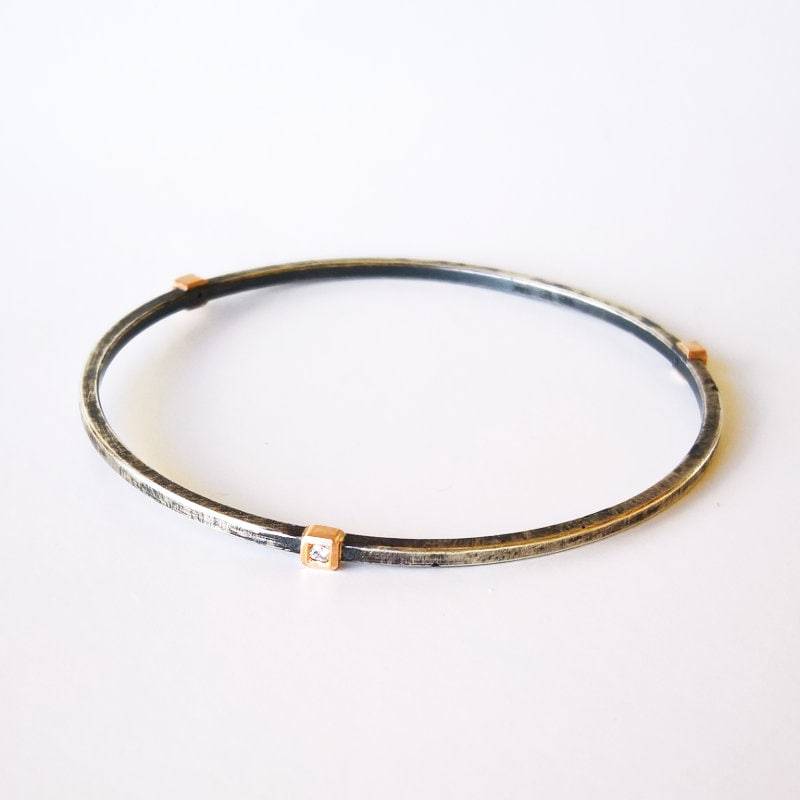 Diamant Armreif, Handgeschmiedeter Antikes Sterling Silber + 3 Diamanten in 18 Karat Roségold von PratimaDesign