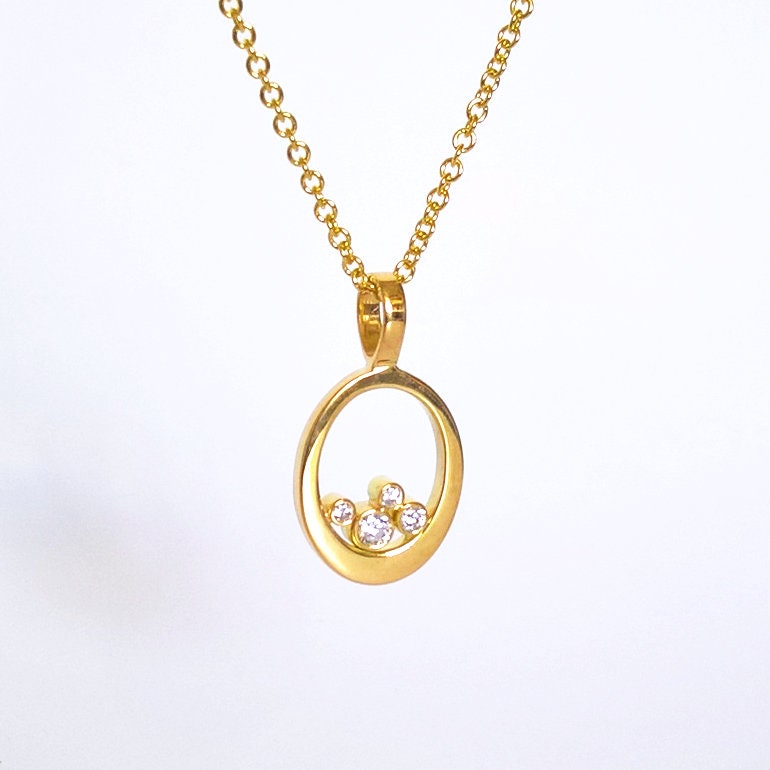 Einzigartige Diamant-Gold-Anhänger-Halskette, Solide 18K Gold Oval Diamant-Rahmen-Halskette, Diamant-Cluster-Anhänger, Golddiamant-Charme, Geschenk von PratimaDesign