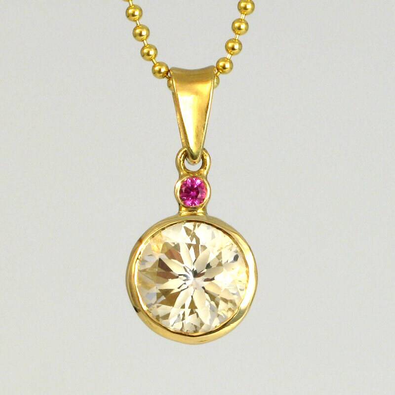 Gem Drops 18K Goldkette Mit Weissem Topas Und Rosa Saphir, Edelsteinkette, Brautgeschenk von PratimaDesign
