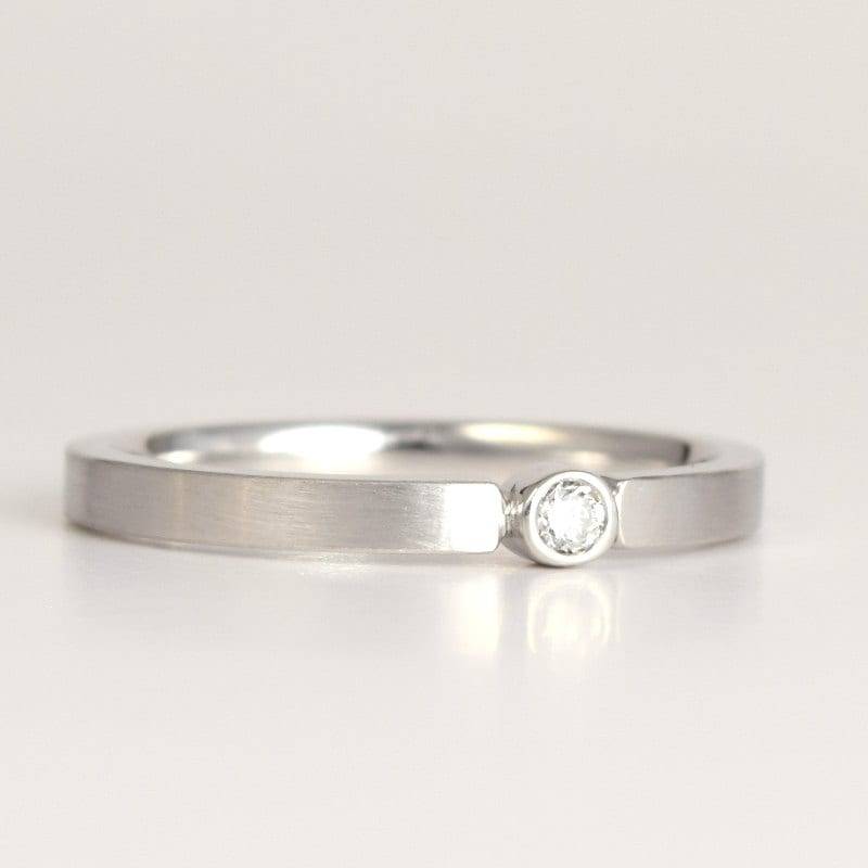 Schmaler Platin Diamant Ehering Oder Verlobungsring | Klassisch, Elegantes 2mm Vierkantband Mit Modernes, Einzigartiges Platinband von PratimaDesign