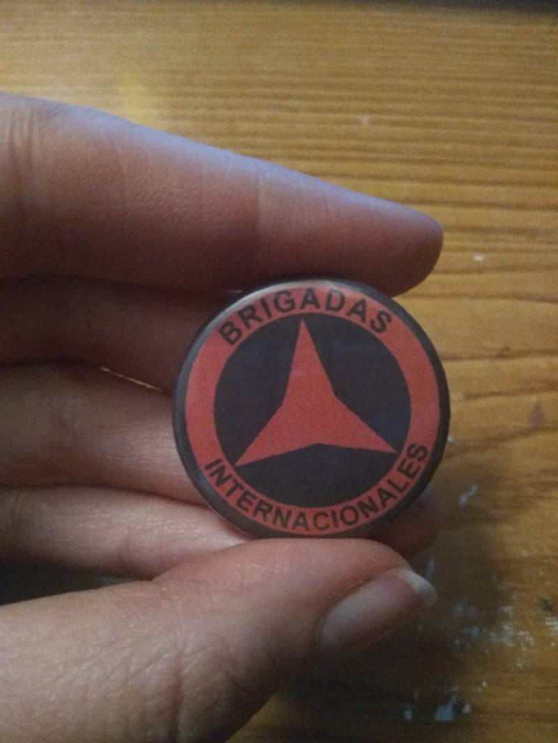 Anstecker Der Internationalen Brigaden von PraxiStudio