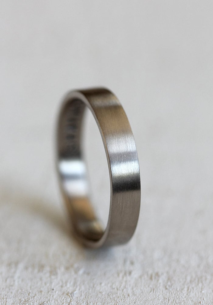 Gold Gebürsteter Ehering Schlichte 14K Goldband von PraxisJewelry