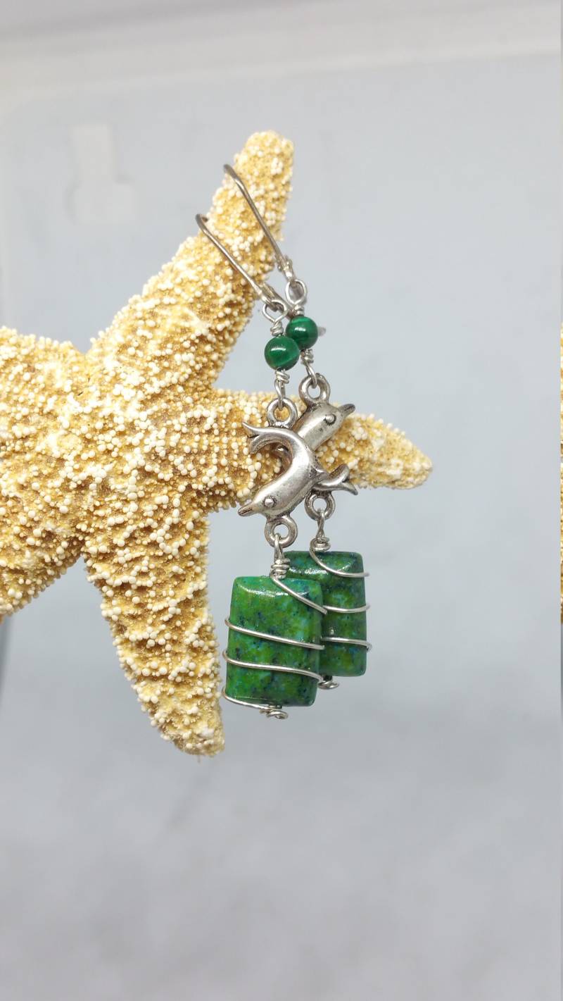 Silber Delphin Baumeln Ohrringe ~ Gebete Von Der Perle von PrayersByTheBead