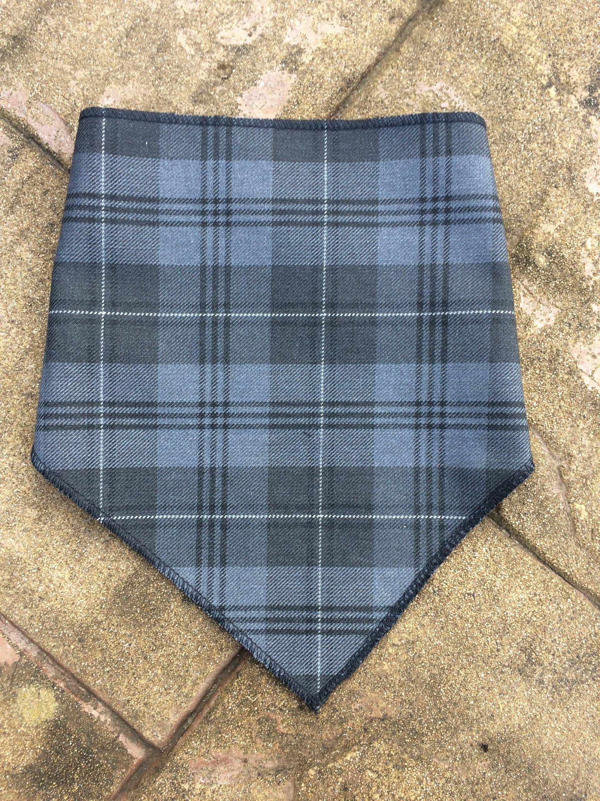 Bandana Lätzchen Grey Granite Tartan, Babys, Kinder von PreciousKidswear