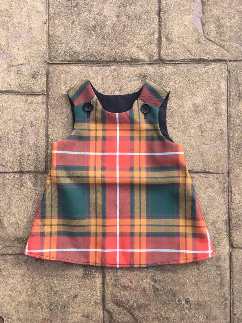 Buchanan Antique Tartan Schürzenkleid von PreciousKidswear