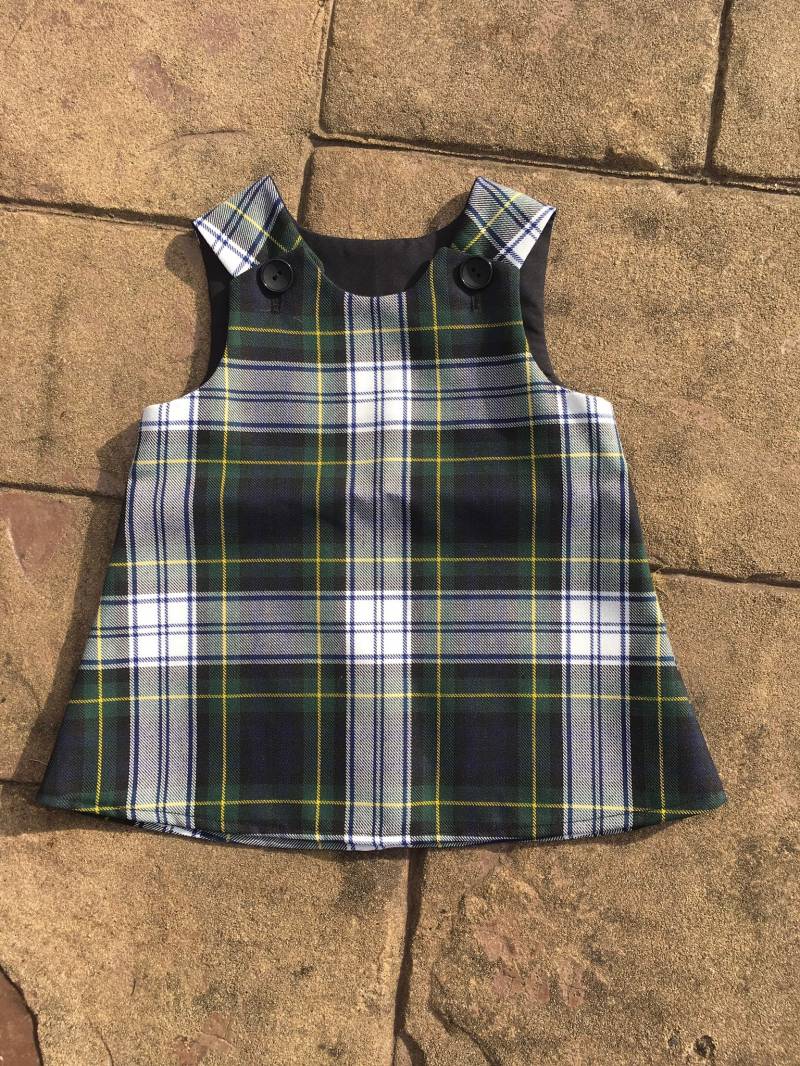 Gordon Dress Tartan Schürzenkleid von PreciousKidswear