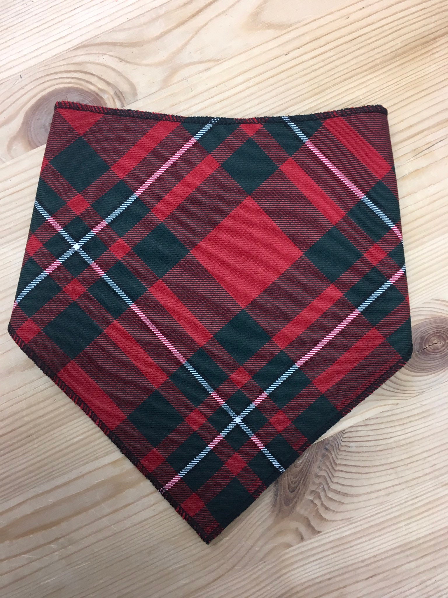 Macgregor Tartan Halstuch Lätzchen, Babys von PreciousKidswear