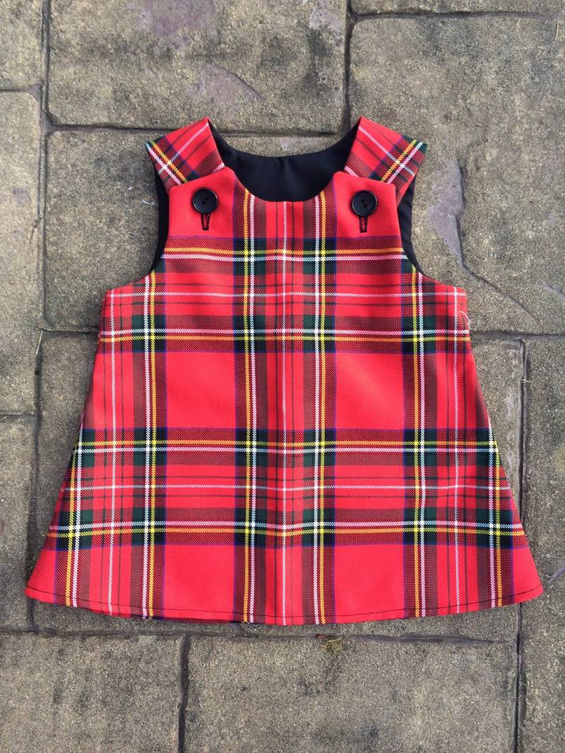 Royal Stewart Tartan Schürzenkleid von PreciousKidswear