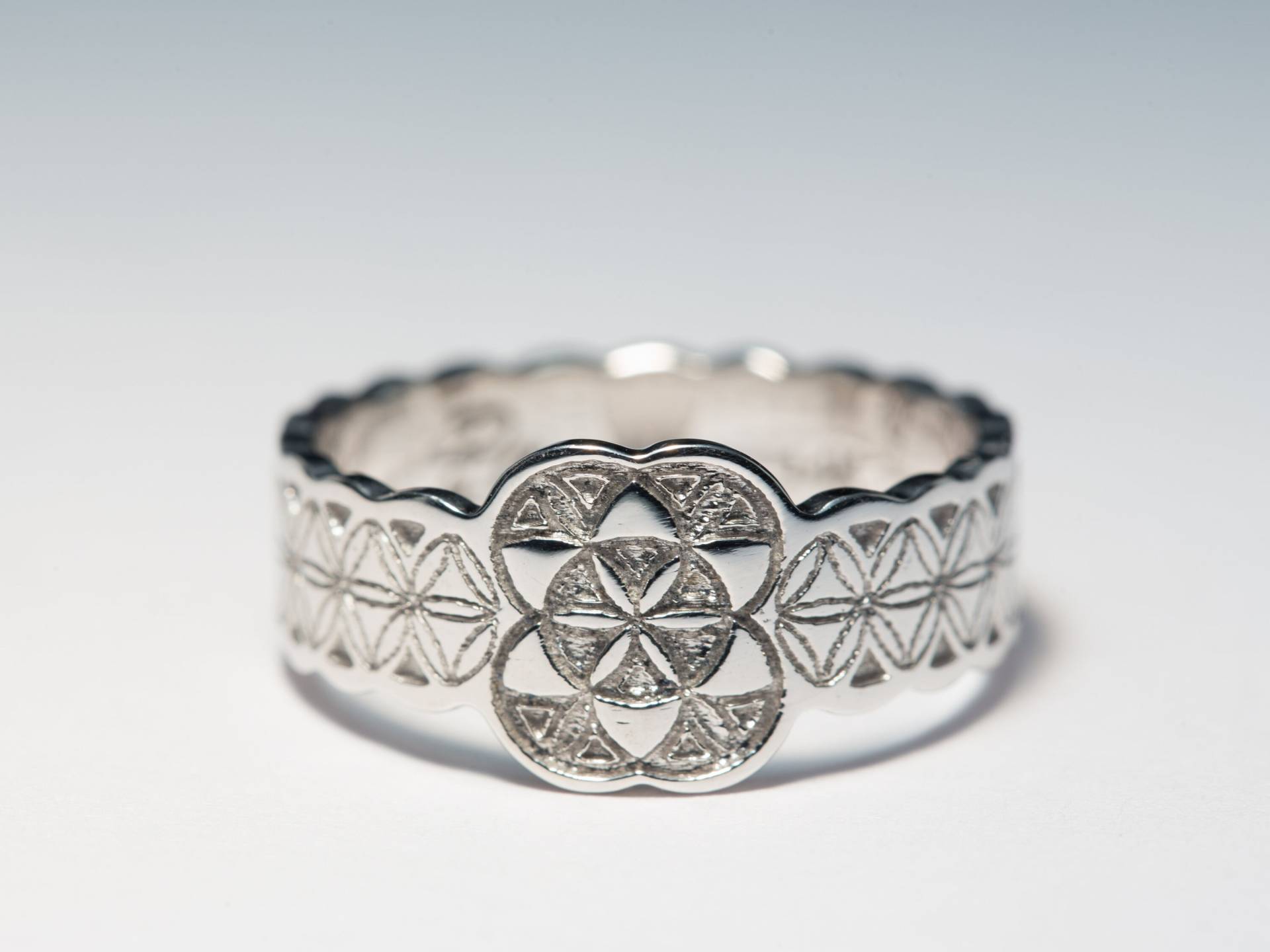 Blume Des Lebens Ring 14K Gold Heilige Geometrie Bandring von PreciousLaceJewelry