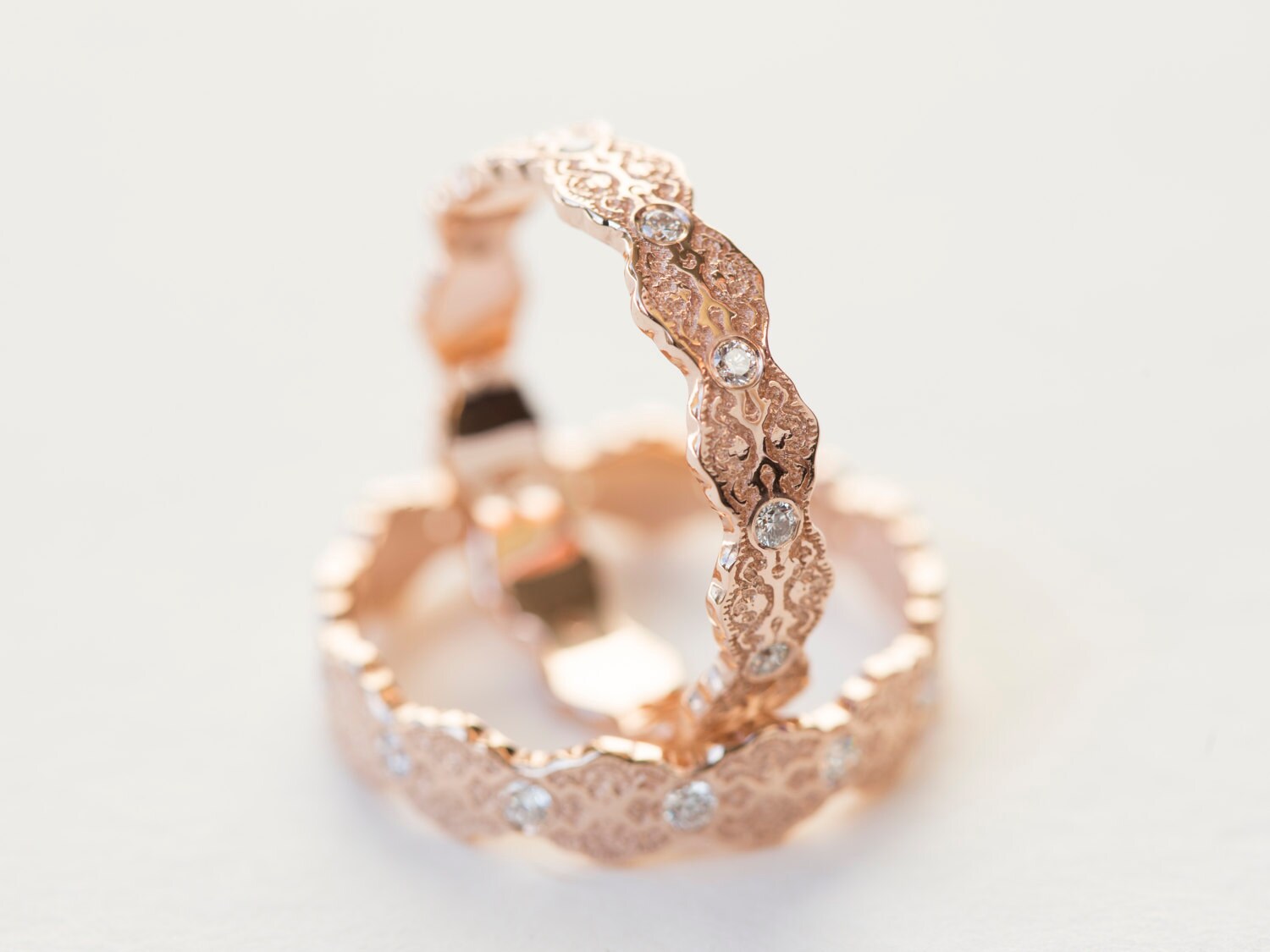 Diamant Rose Gold Ehering Set Lace Stacking Bands von PreciousLaceJewelry