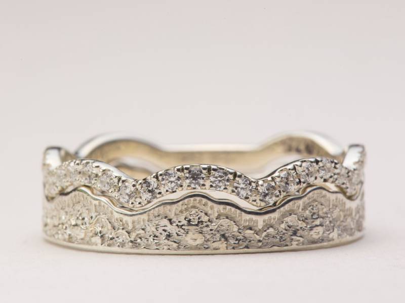 Diamant Und Spitze 14K Gold Trauring Set Geschwungene Zusteckringe von PreciousLaceJewelry