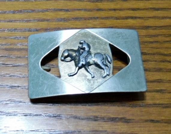 Vintage Nickle Silber Pferd Und Reiter Gürtelschnalle, Mit Erhabenen Dimensionalen Pferd, 5 X 8 cm von PreciousMemoriesOne