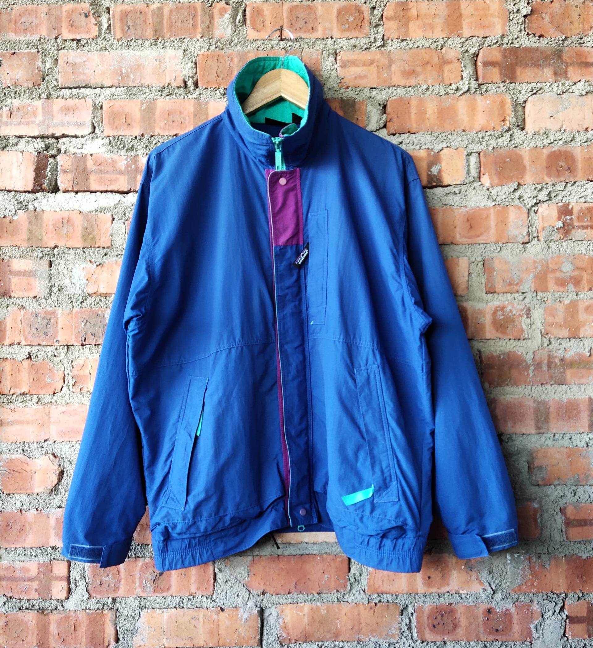 Vintage 90Er Patagonia Jacke Full Zip Windbreaker Pullover Patch Logo Blau, Lila Farbe Herren Fit L von PreciousTagMy