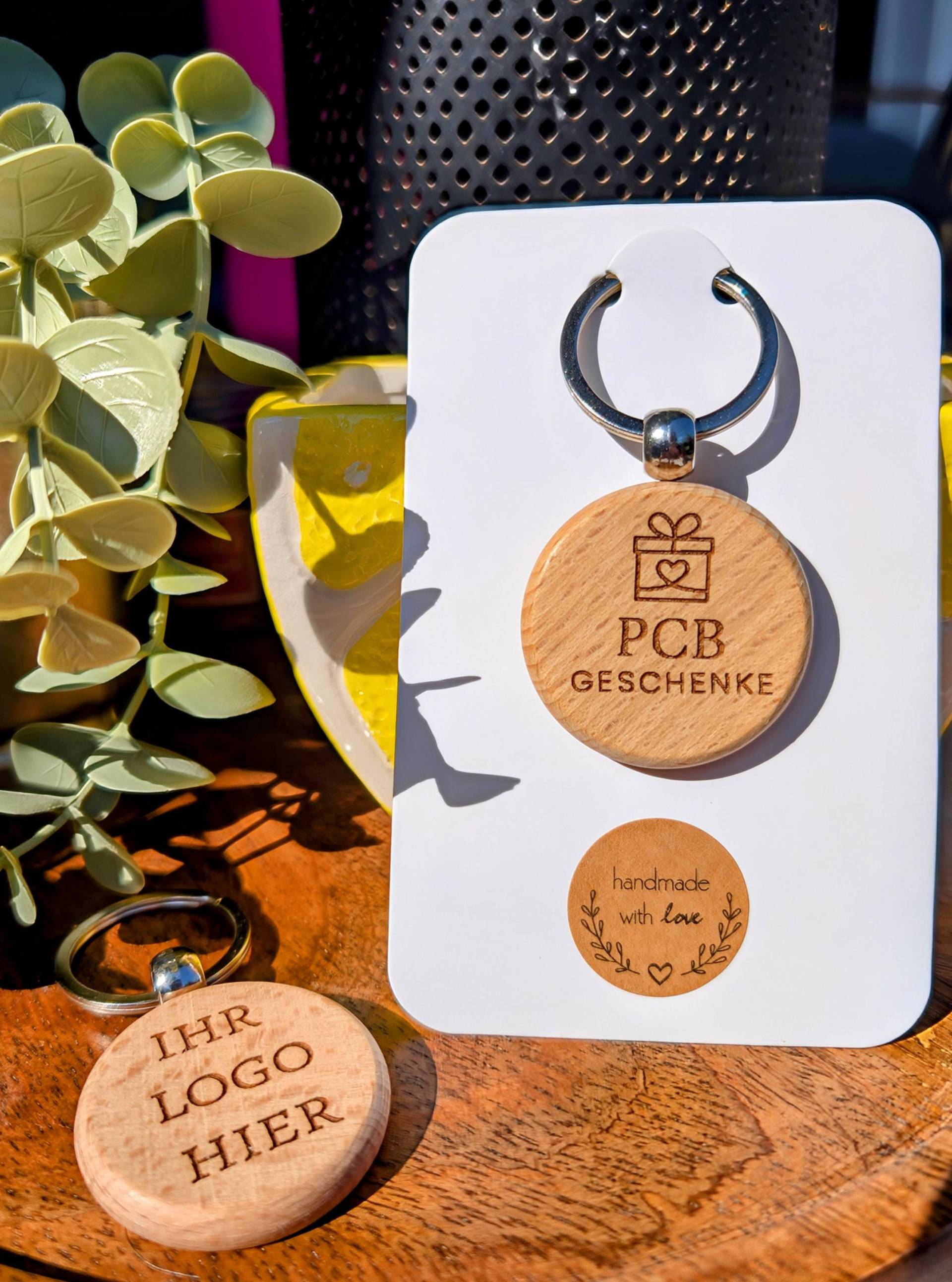 Schlüsselanhänger Mit Logo Gravur - Firmenlogo Auf Holz Werbegeschenk Individuell Corporate Branding Geschenkidee von PrecisionCustomBeam