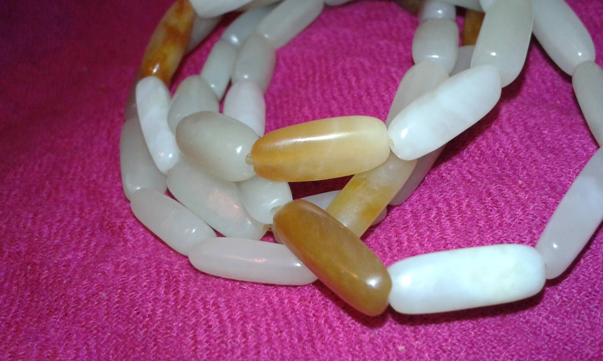 43 Unbehandelte Ovale Freeform Nephrit Perlen Als Unisex Kette - Schmuck Für Männer Und Frauen 43 Unbehandelte Ovale Freeform Nephrit Perlen Als Unisex Kette - Schmuck Für Männer Und Frauen von Prelovedbargains