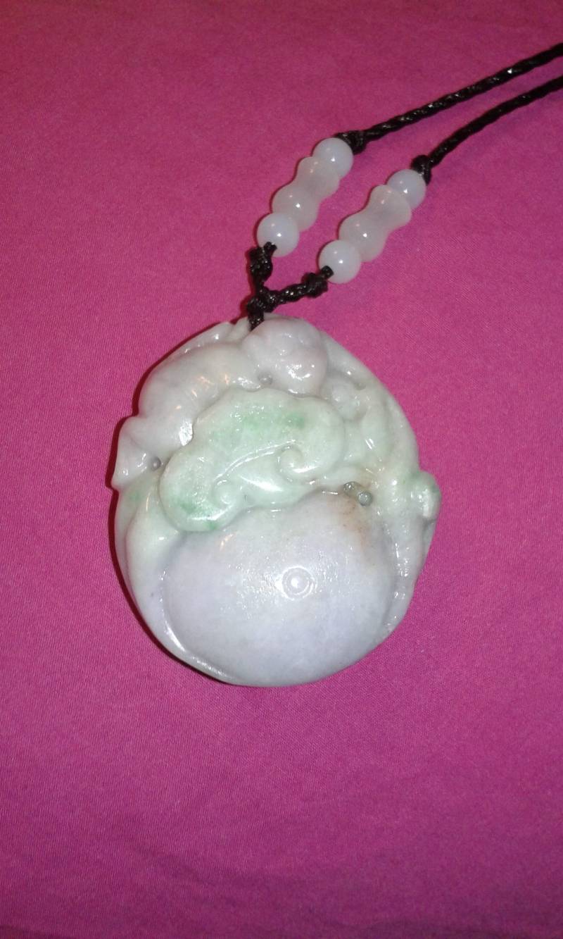 Jadeit Affe Auf Pfirsich Unbehandelt Bio Erde Abgebaut Edelstein Schnitzen Lavendel Und Grüne Jade Handgemachte Schmuck Verstellbare Länge Halskette von Prelovedbargains