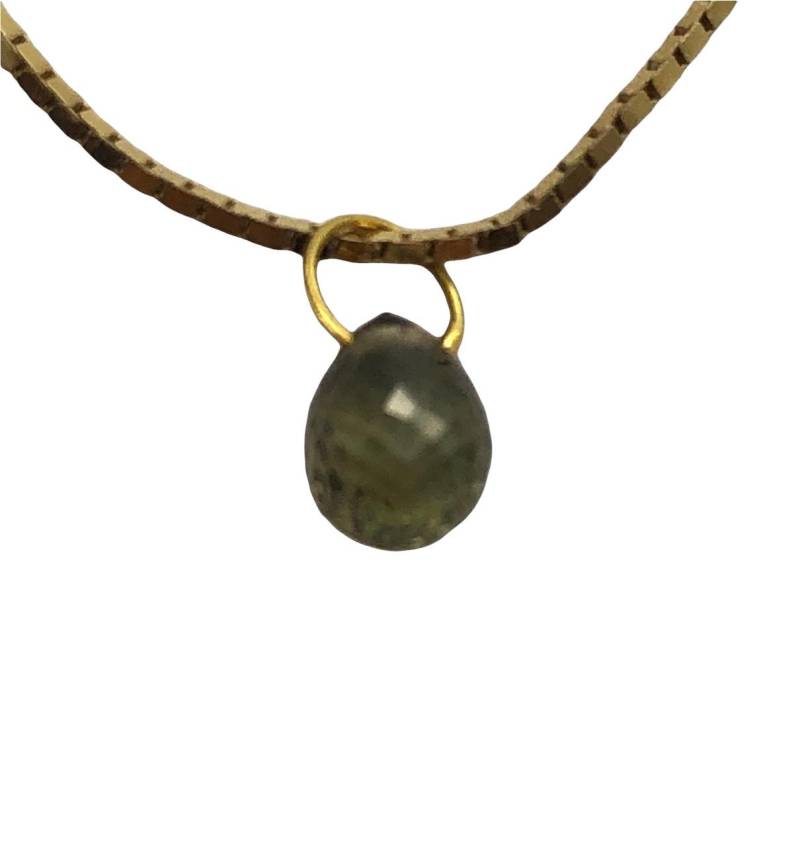 Eine Perle 5.5 X 4 Mm Unbehandelter Grüner Saphir 18K Briolette Anhänger 1.4Cts 10119B von PremiumBeadStudio