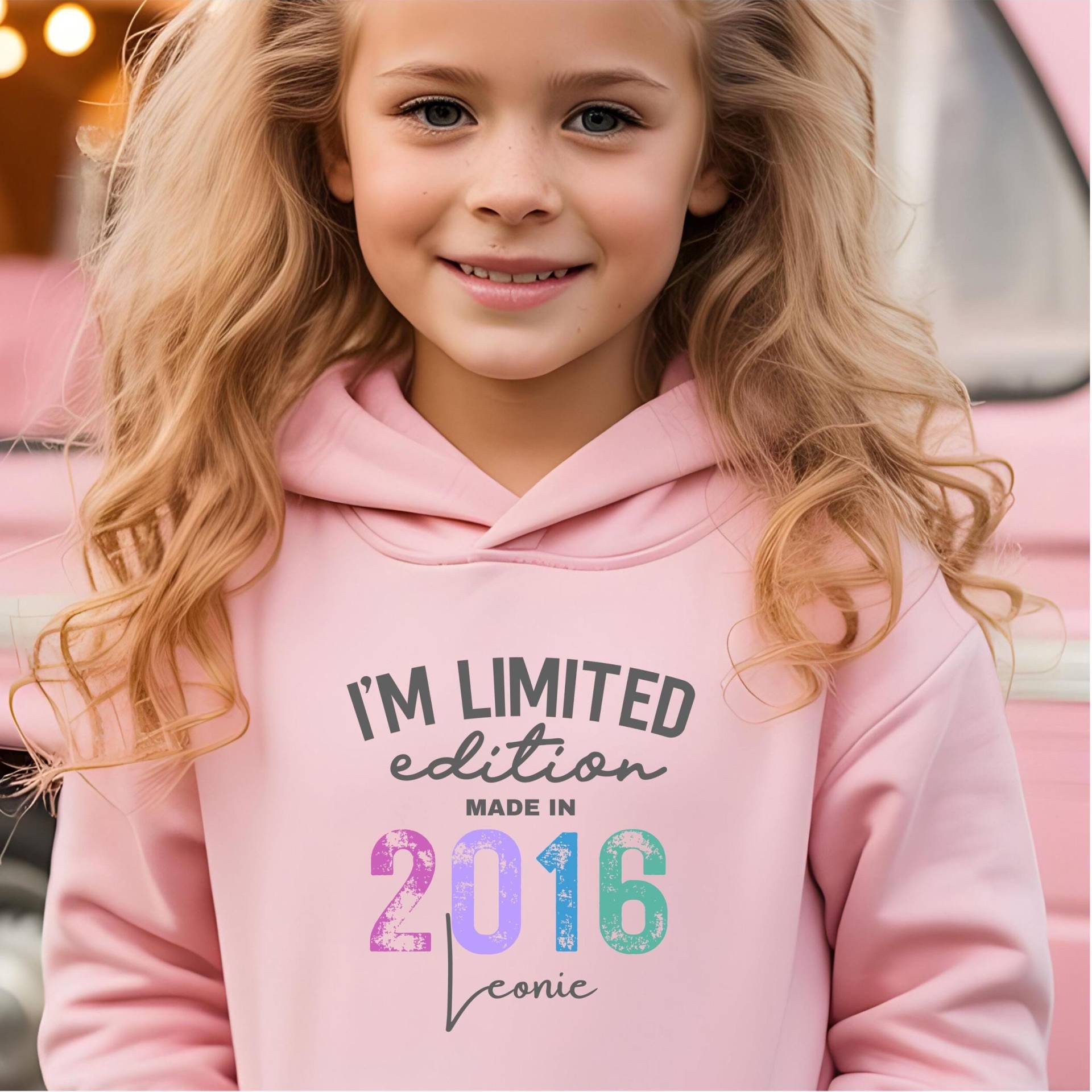 Personalisiertes Geschenk Für Mädchen + Jungen Kinder Hoodie Mit Name Geburtstagsgeschenk Tochter Sohn Geschenke Zum 9. Geburtstag Enkelin von PremiumPrintsDeluxe