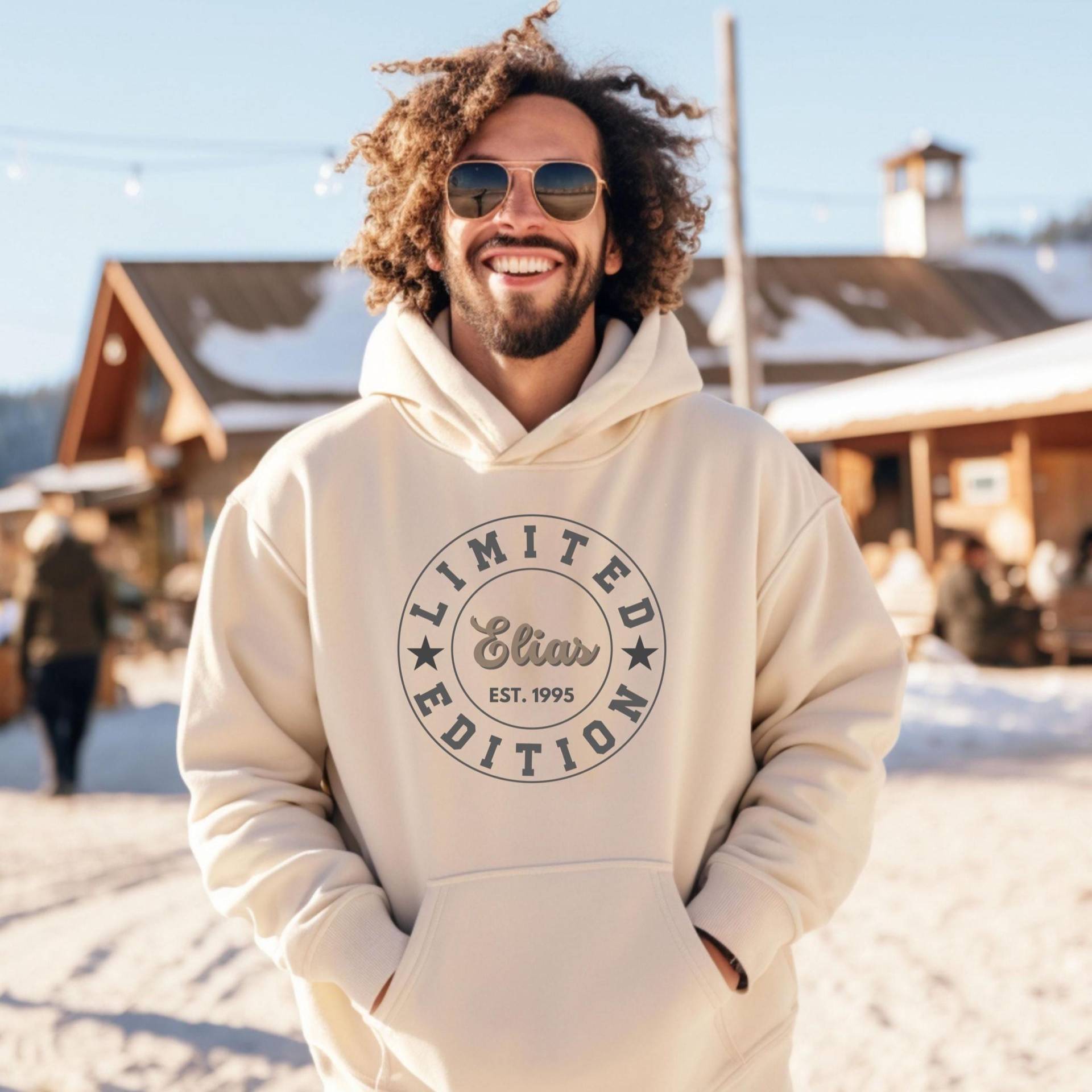 Personalisiertes Geschenk Zum 18. Geburtstag, T-Shirt & Hoodie Mit Name, Geschenke Mann, Sohn, Freund, Bruder Geschenkidee Runder Geburtstag von PremiumPrintsDeluxe